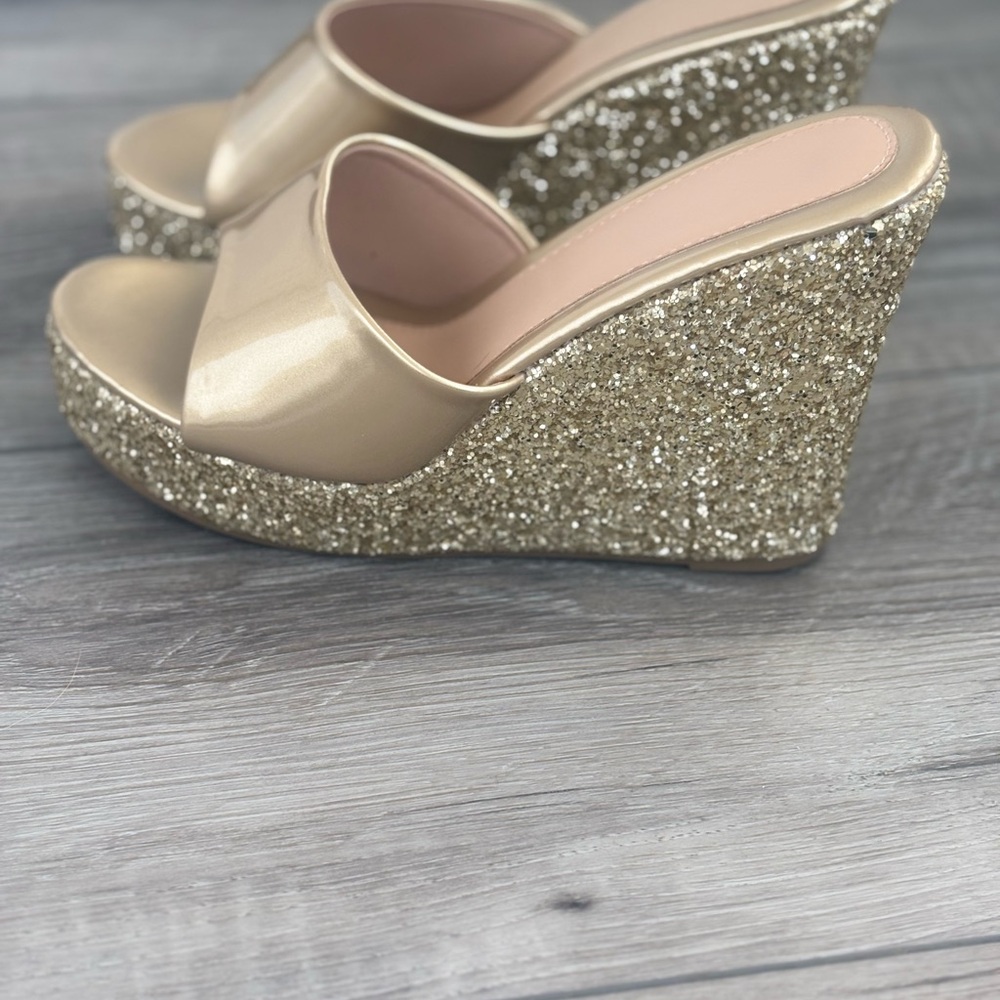Glamorous Gold Wedge Sandals with Glitter Heel